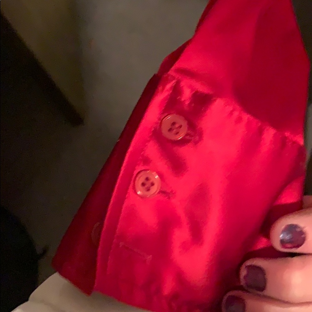 Red blouse - Picture 4 of 4